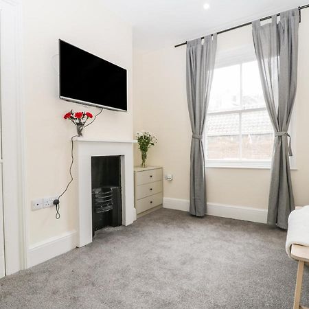 24 Baxtergate Apartment Whitby Bagian luar foto